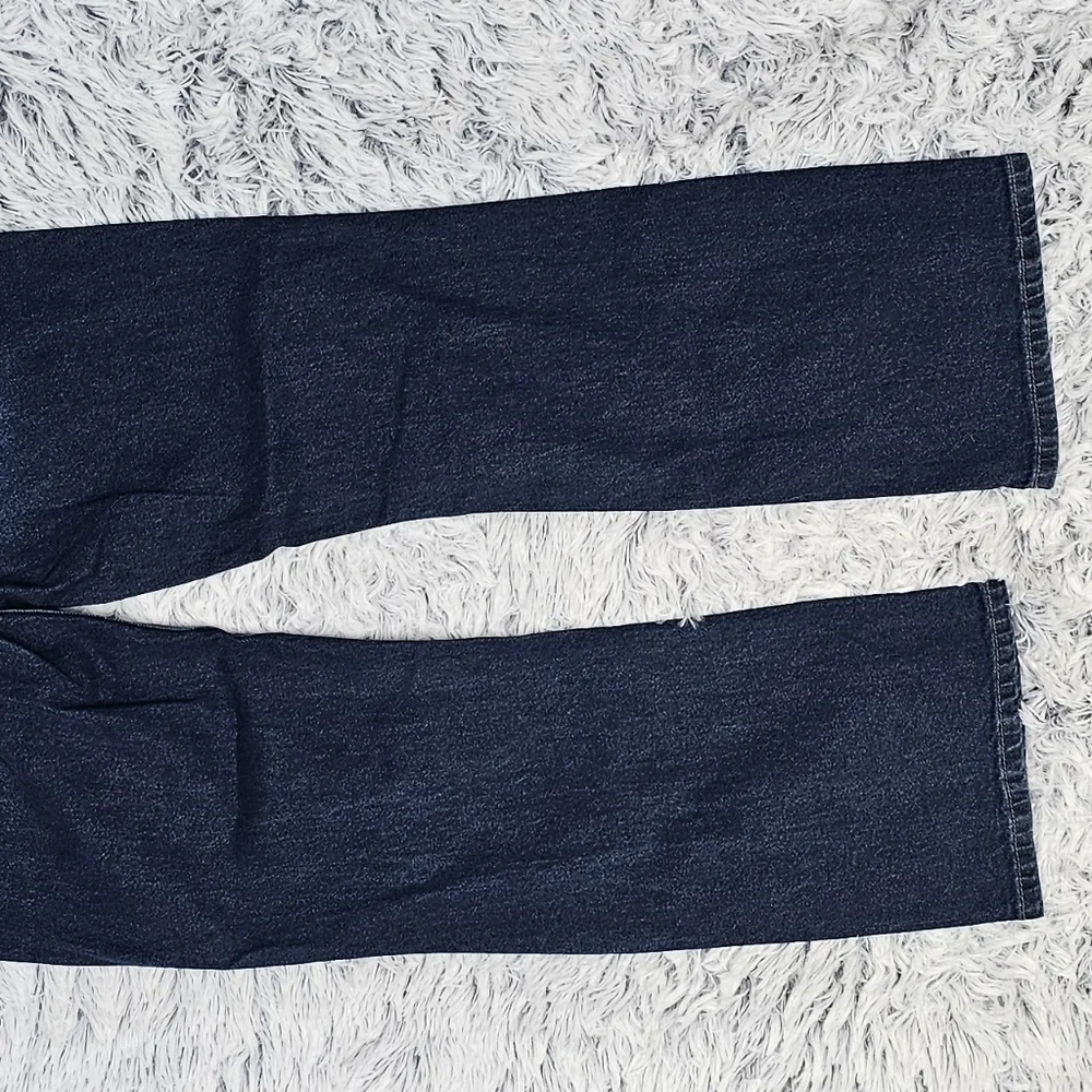 TINSELTOWN | 90's BABY HIGH-RISE BOOTCUT DISTRESSED JEANS \\ SIZE 9…